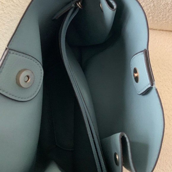 Blue guess bag - Picture 4 of 4